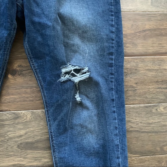 Old Navy WMNS Rockstar Super Skinny Jeans. Sz 16. - Picture 3 of 6